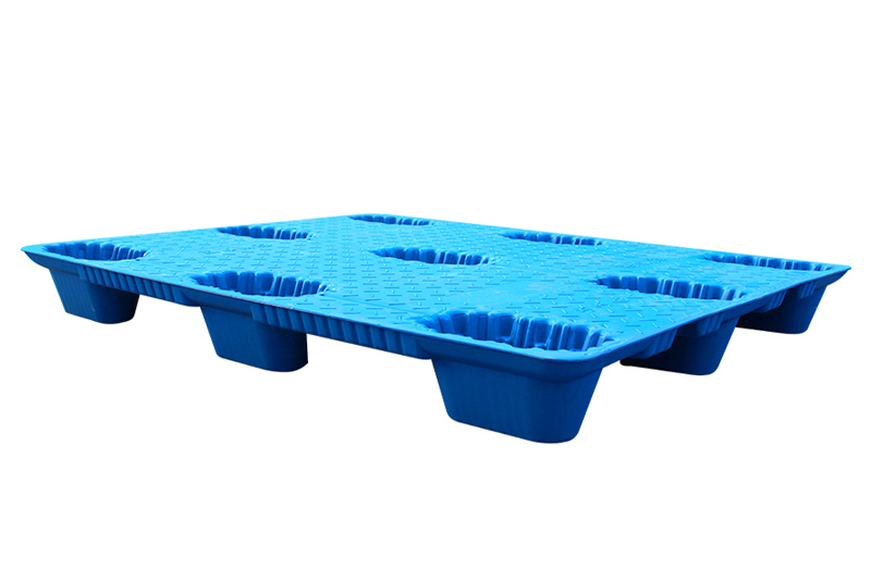 Blow molding board